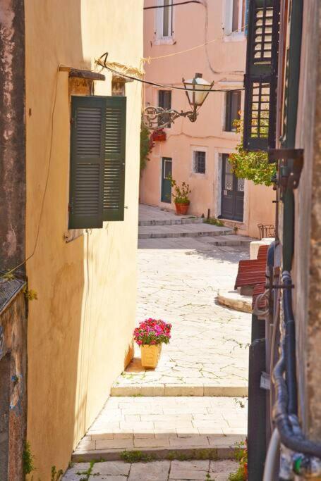 Venetian Well Gallery Apartment In Corfu Old Town Exterior photo